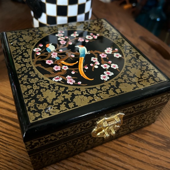 Vintage Black Lacquer Jewelry Box - Picture 1 of 12